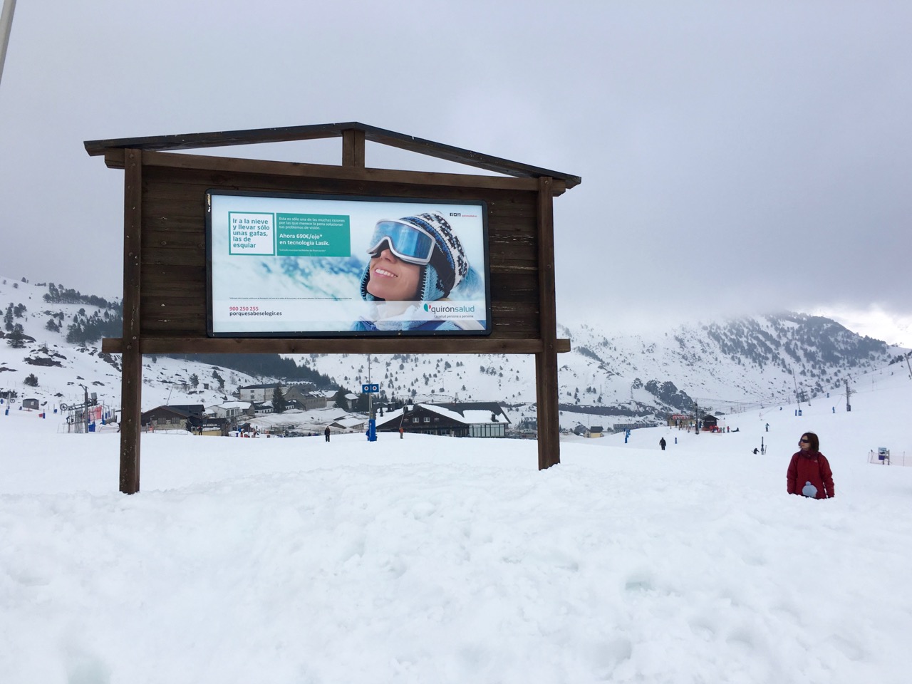 Campaña vallas de madera estaciones de esquí Quirón Salud