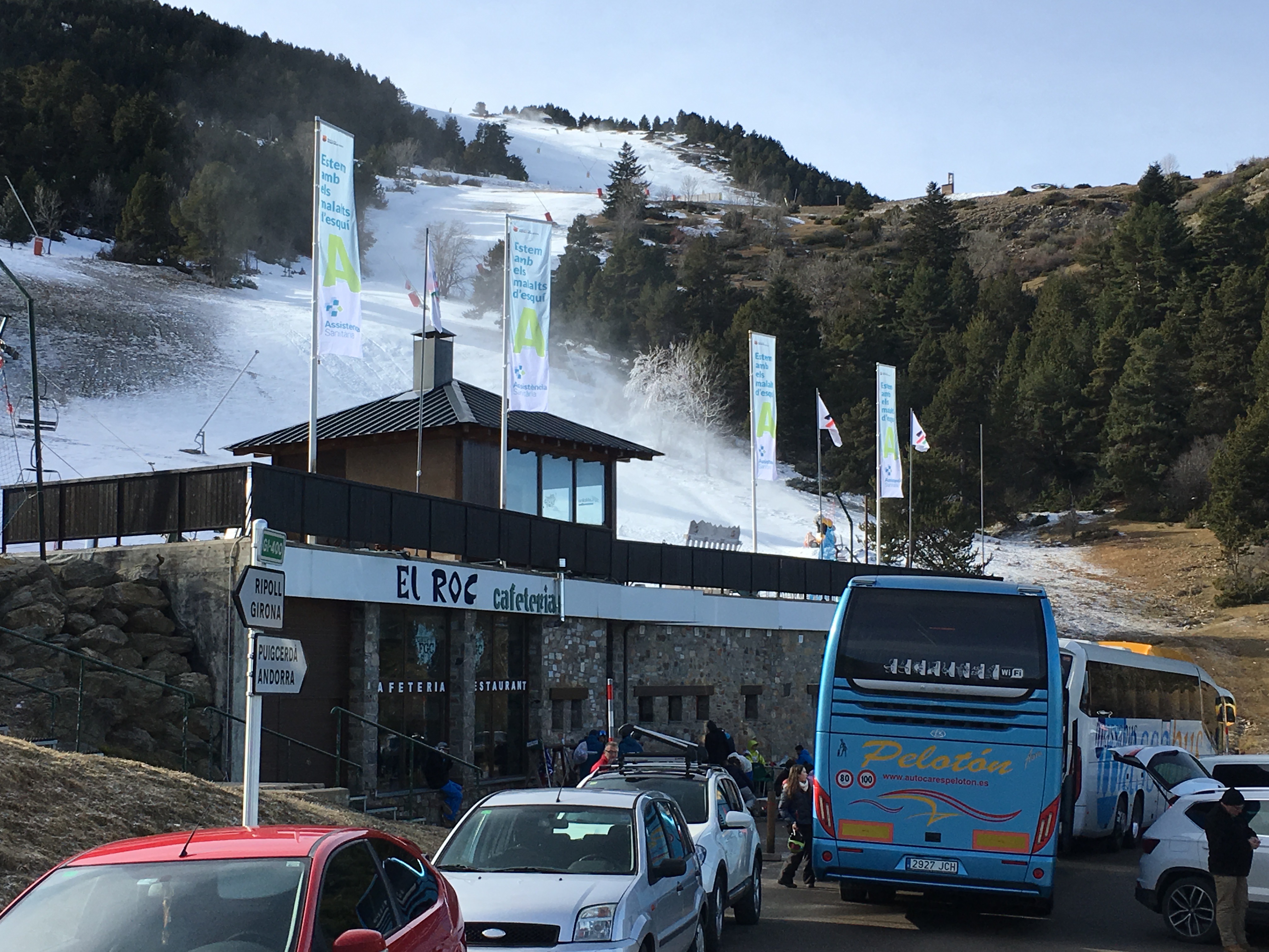 Campaña Banderas en estaciones de esquí Assistència Sanitaria